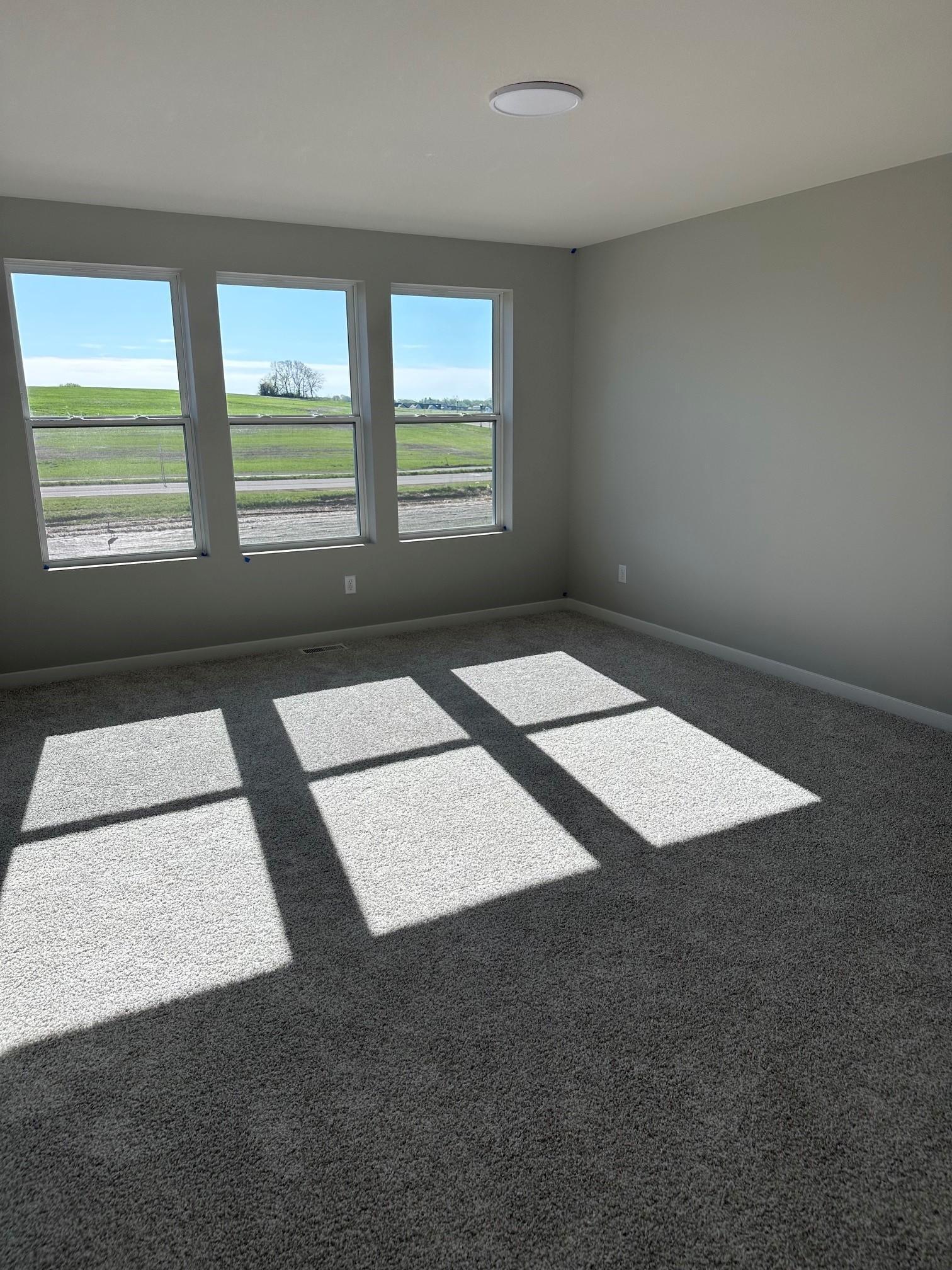 A large primary suite.jpg