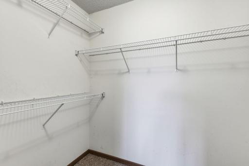 28-web-or-mls-2565-Lockwood-Dr-108-28.jpg