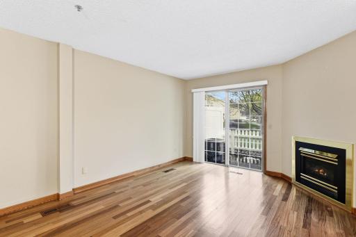 2565 Lockwood Drive, 108, Mendota Heights, MN 55120