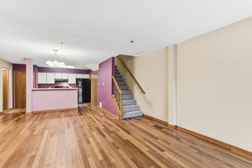 2565 Lockwood Drive, 108, Mendota Heights, MN 55120