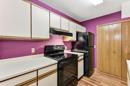 16-web-or-mls-2565-Lockwood-Dr-108-16.jpg