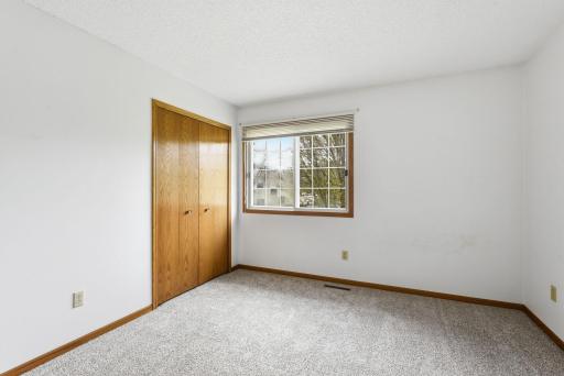 22-web-or-mls-2565-Lockwood-Dr-108-22.jpg