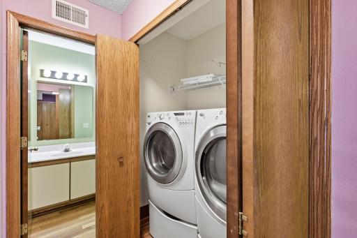 17-web-or-mls-2565-Lockwood-Dr-108-17.jpg