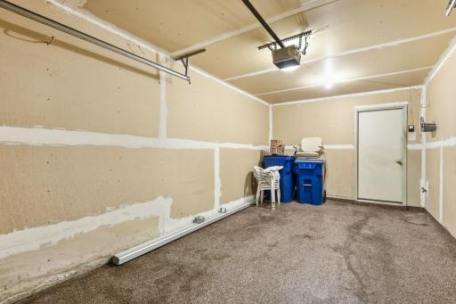 30-web-or-mls-2565-Lockwood-Dr-108-30.jpg
