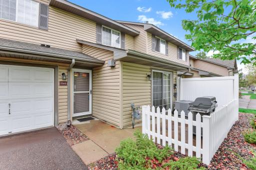 2565 Lockwood Drive, 108, Mendota Heights, MN 55120