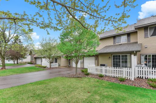 2565 Lockwood Drive, 108, Mendota Heights, MN 55120
