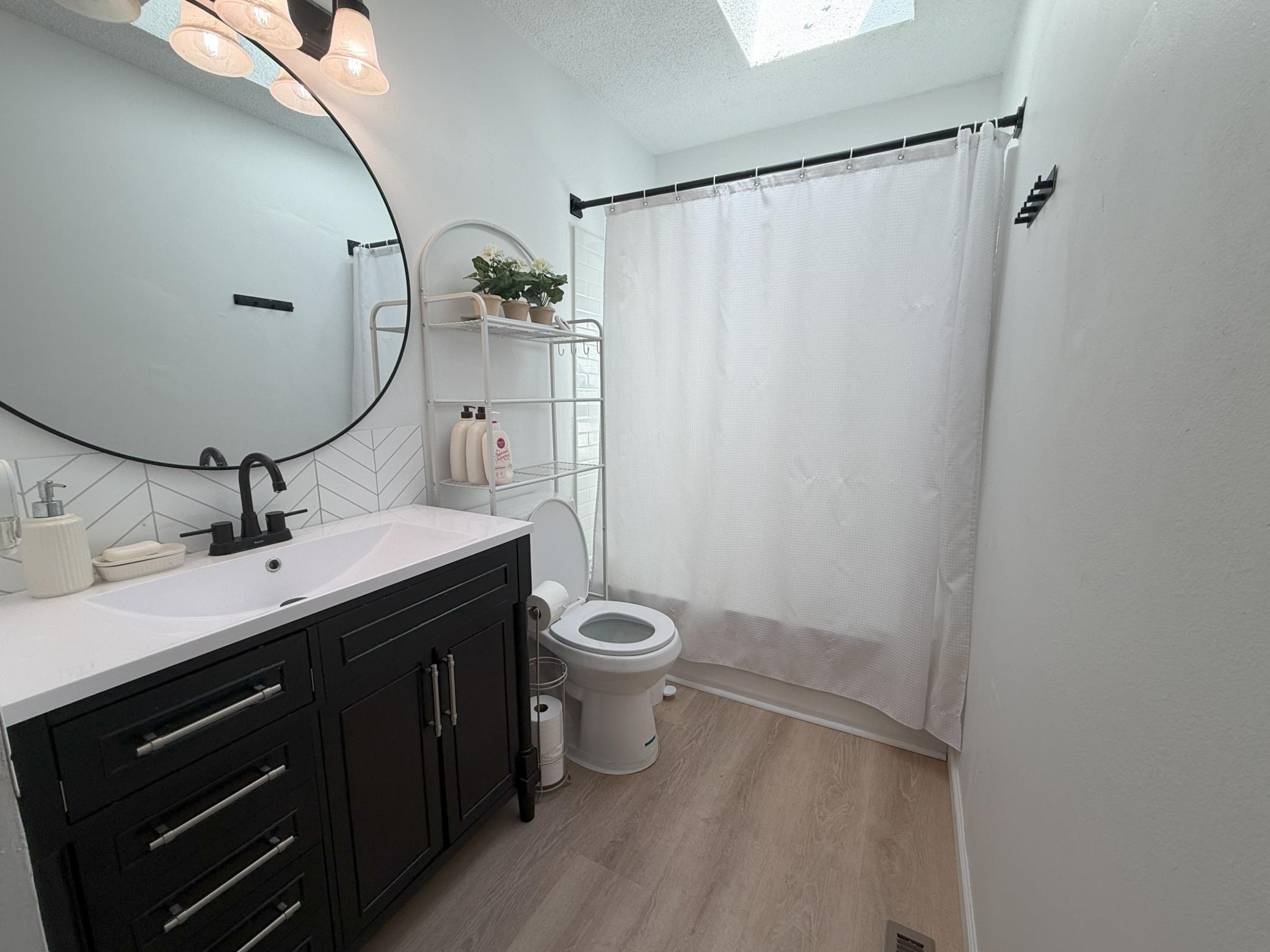 Bathroom - Upper