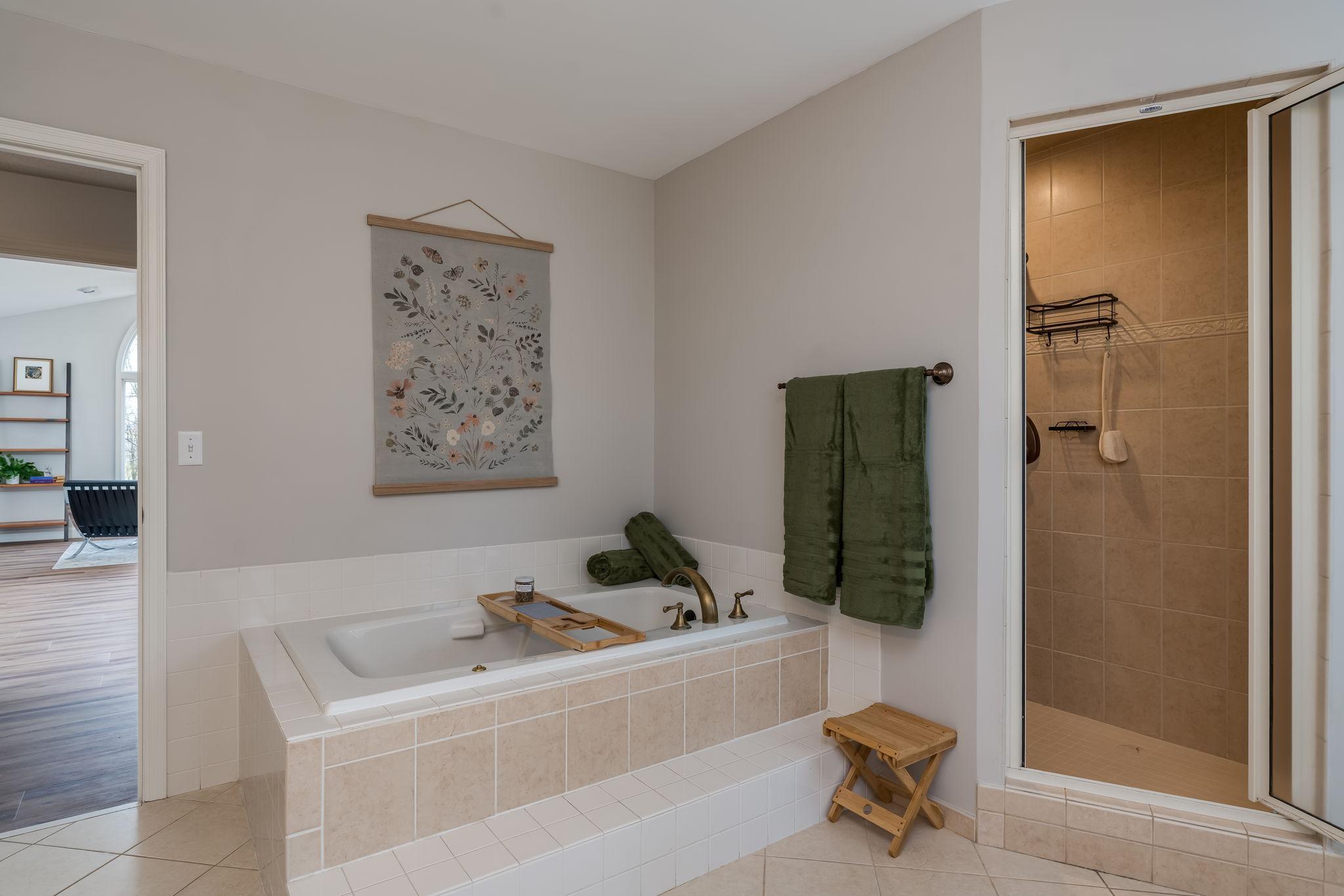 32-web-or-mls-75-telemark-dr.jpg