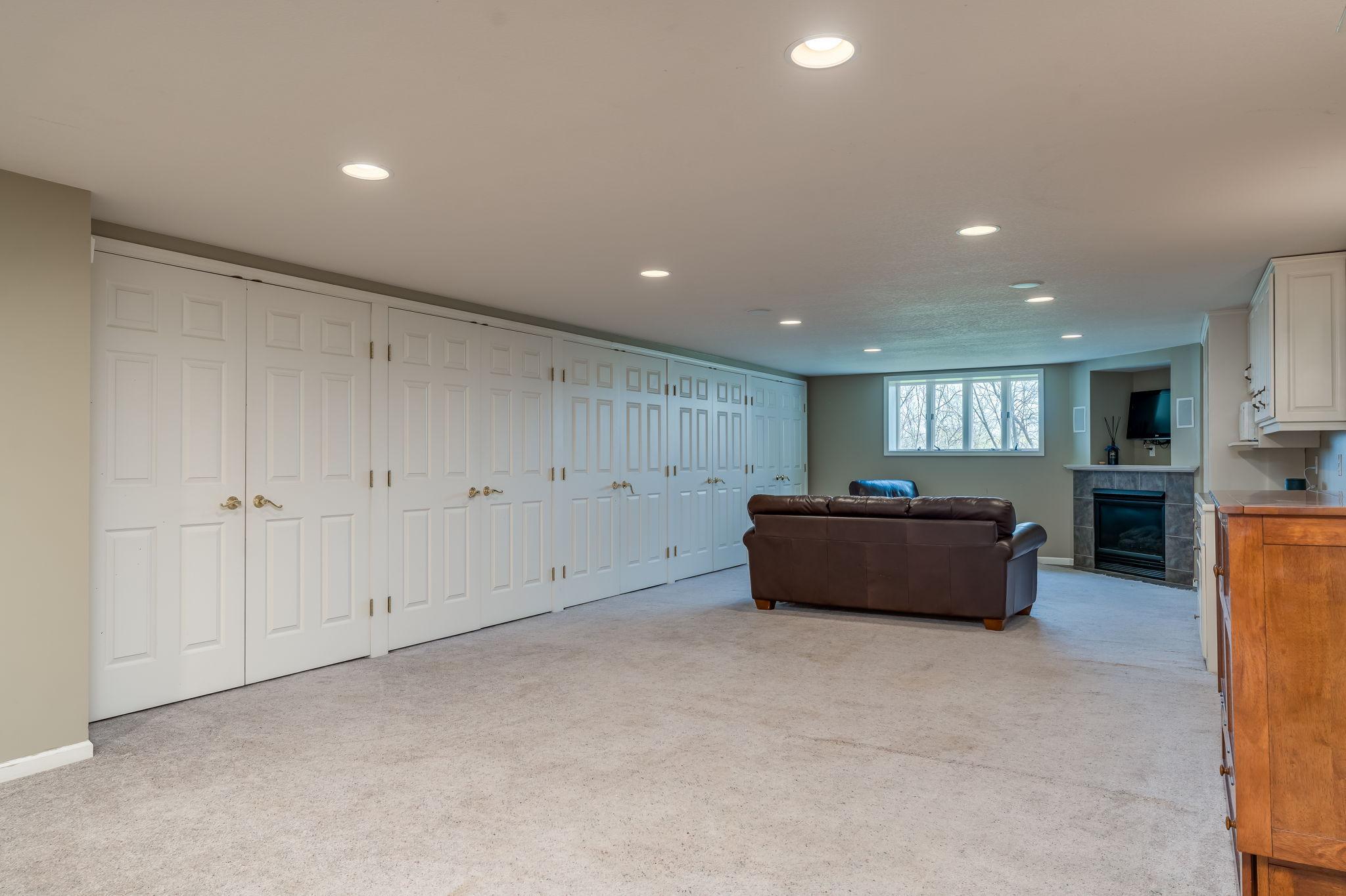 42-web-or-mls-75-telemark-dr.jpg
