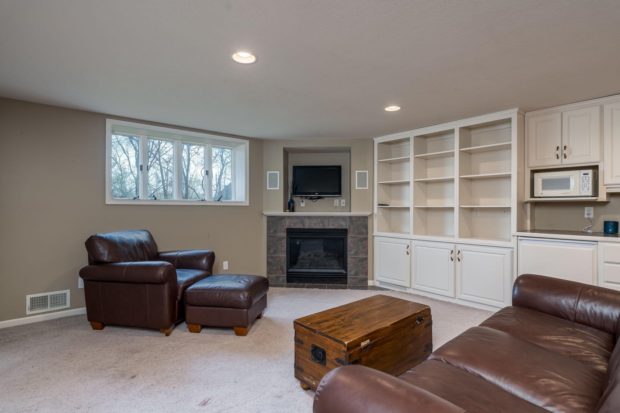 41-web-or-mls-75-telemark-dr.jpg