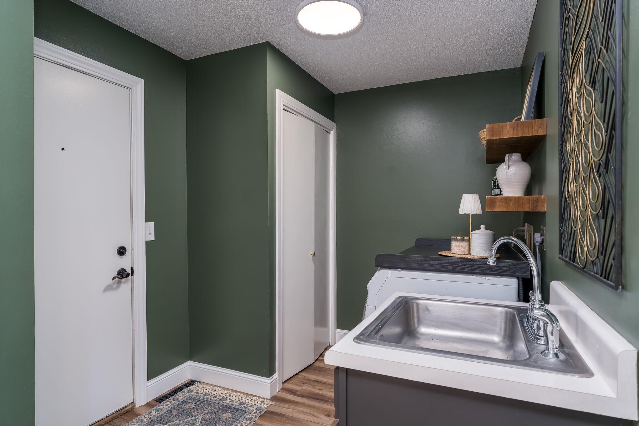 25-web-or-mls-75-telemark-dr.jpg