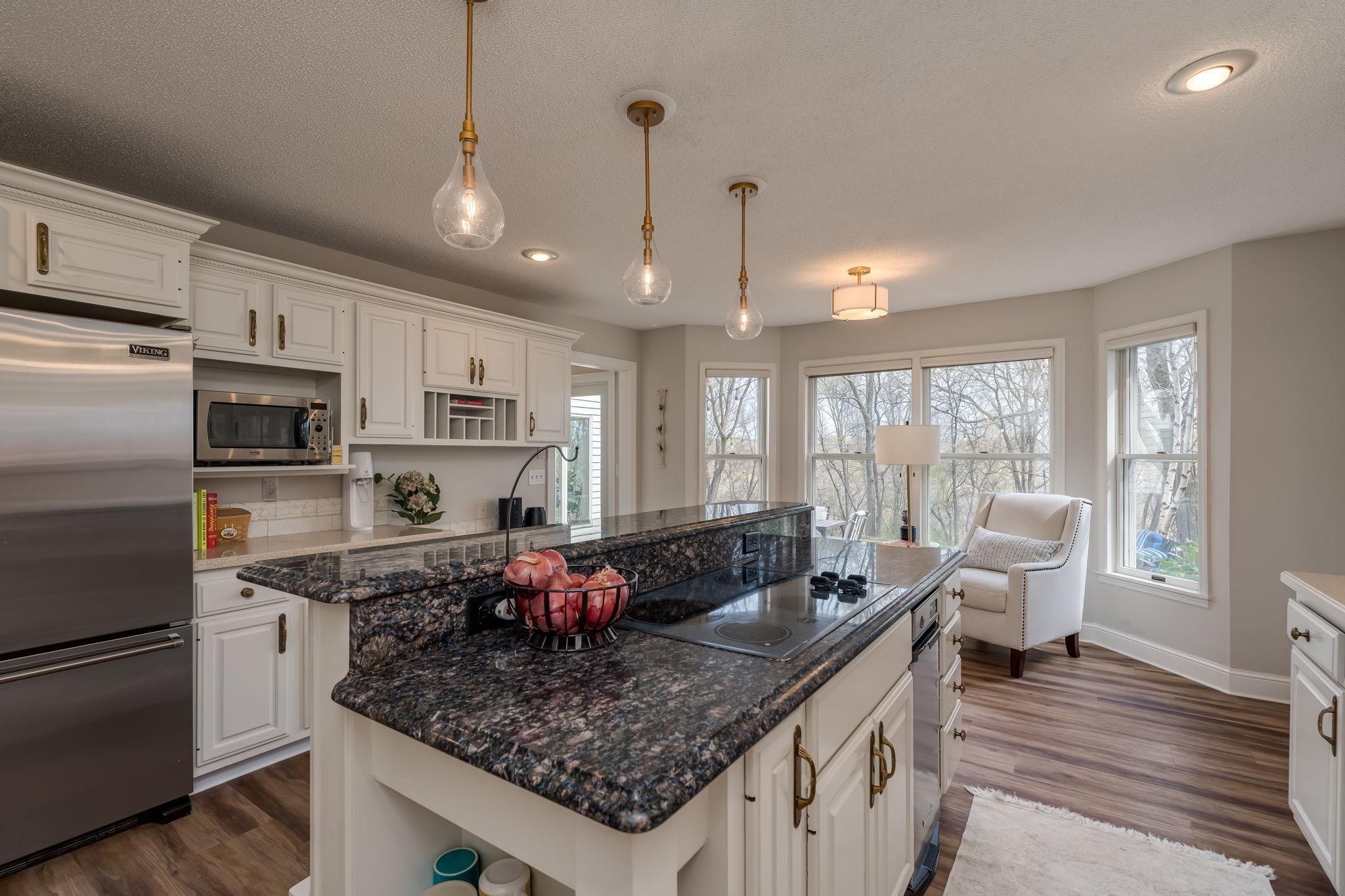 14-web-or-mls-75-telemark-dr.jpg
