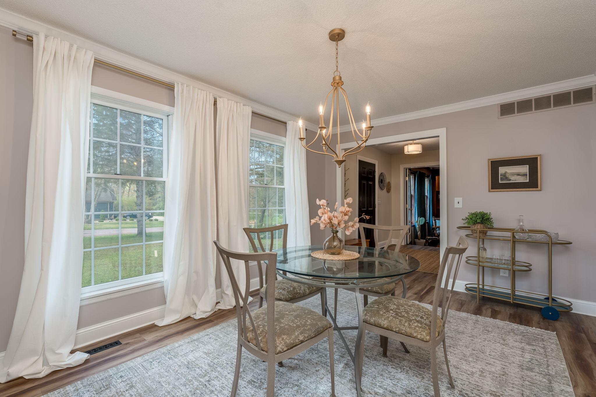 10-web-or-mls-75-telemark-dr.jpg