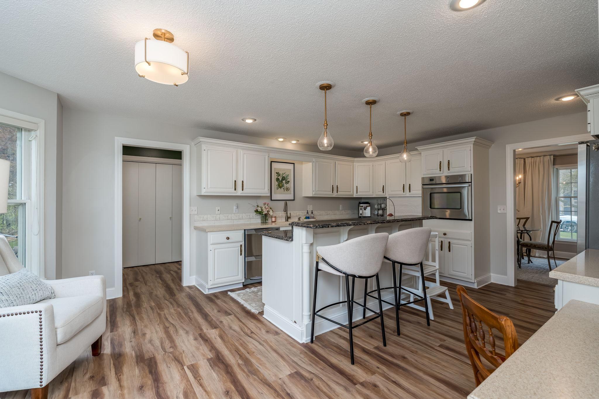 12-web-or-mls-75-telemark-dr.jpg
