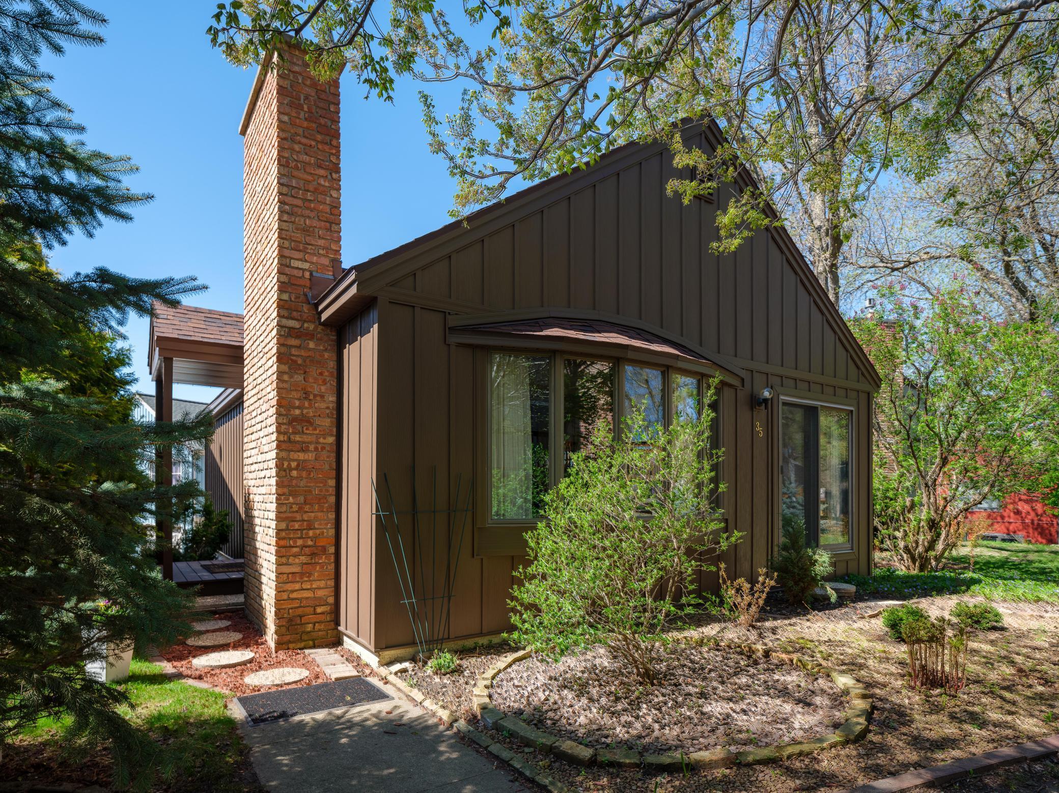 215. Elton Hills Dr #35-100.jpg