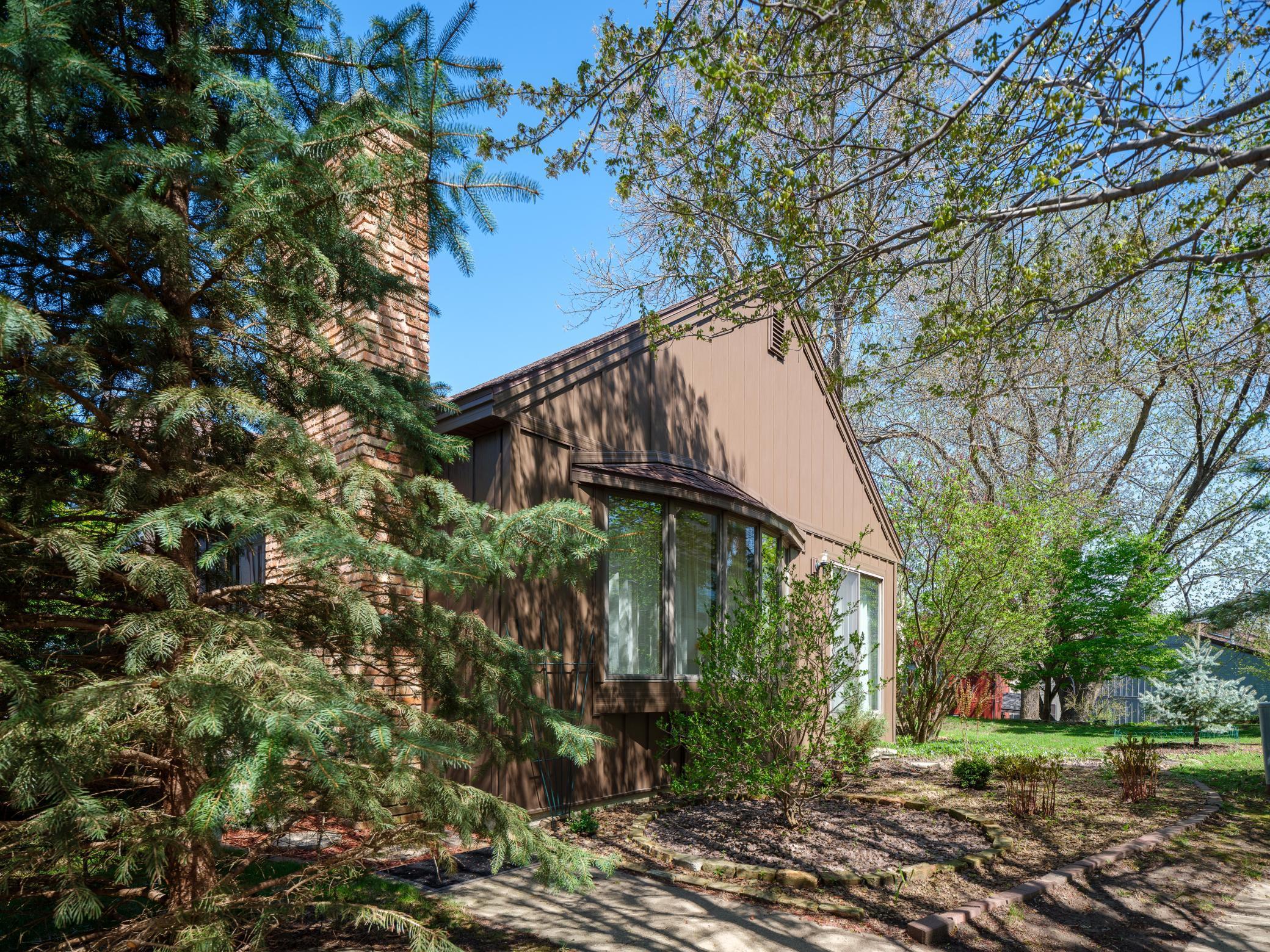 215. Elton Hills Dr #35-101.jpg