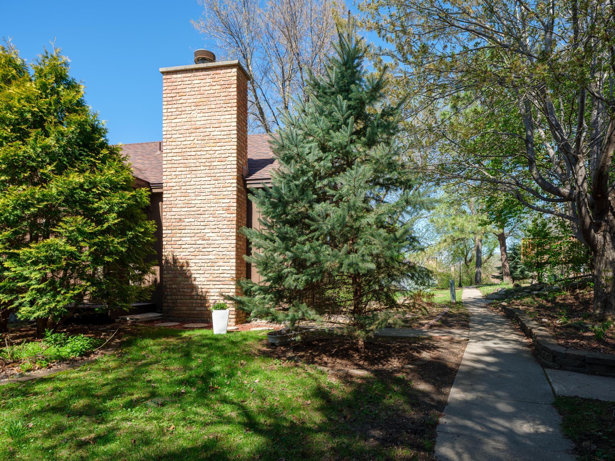 215. Elton Hills Dr #35-104.jpg