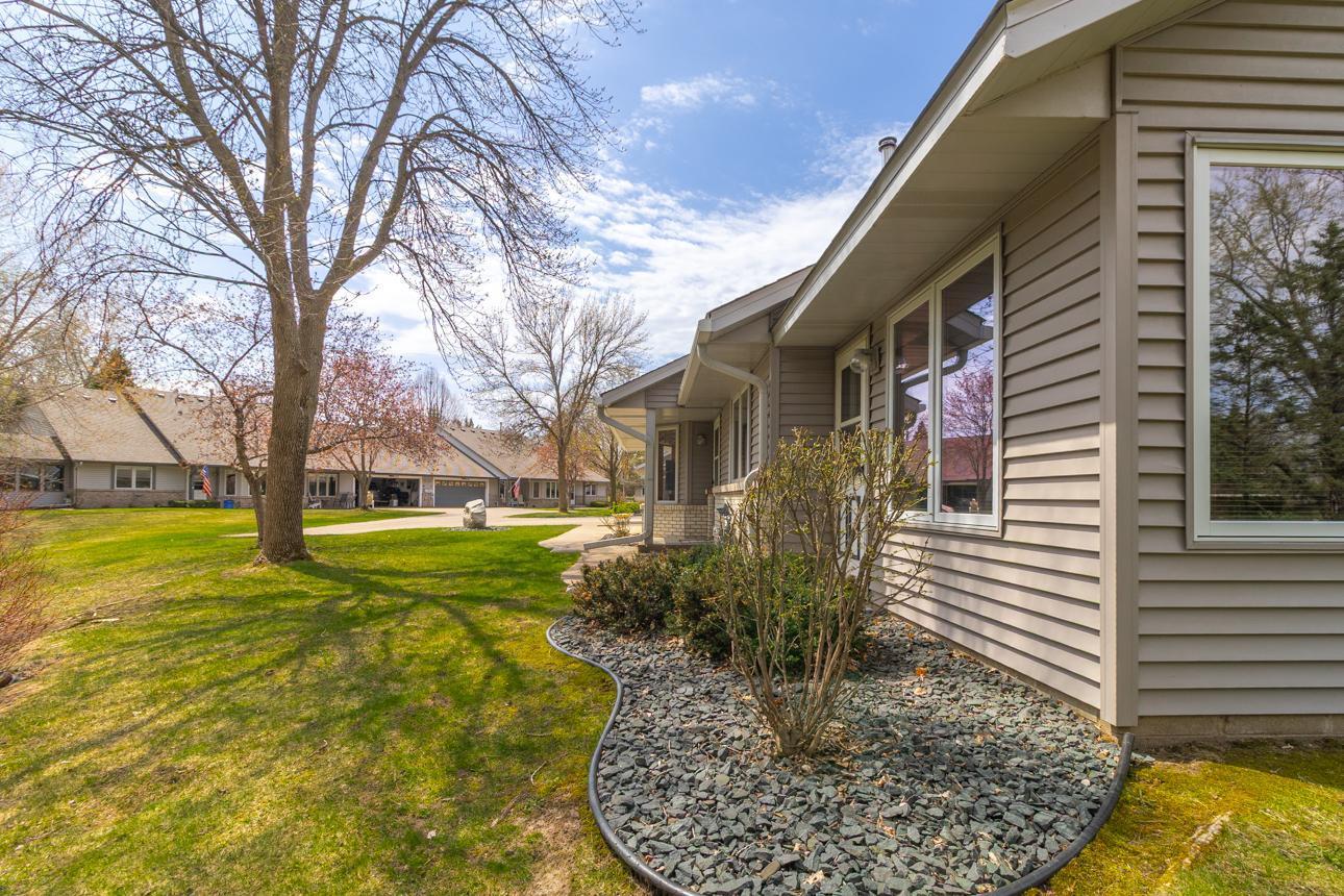 Nicely maintained exterior