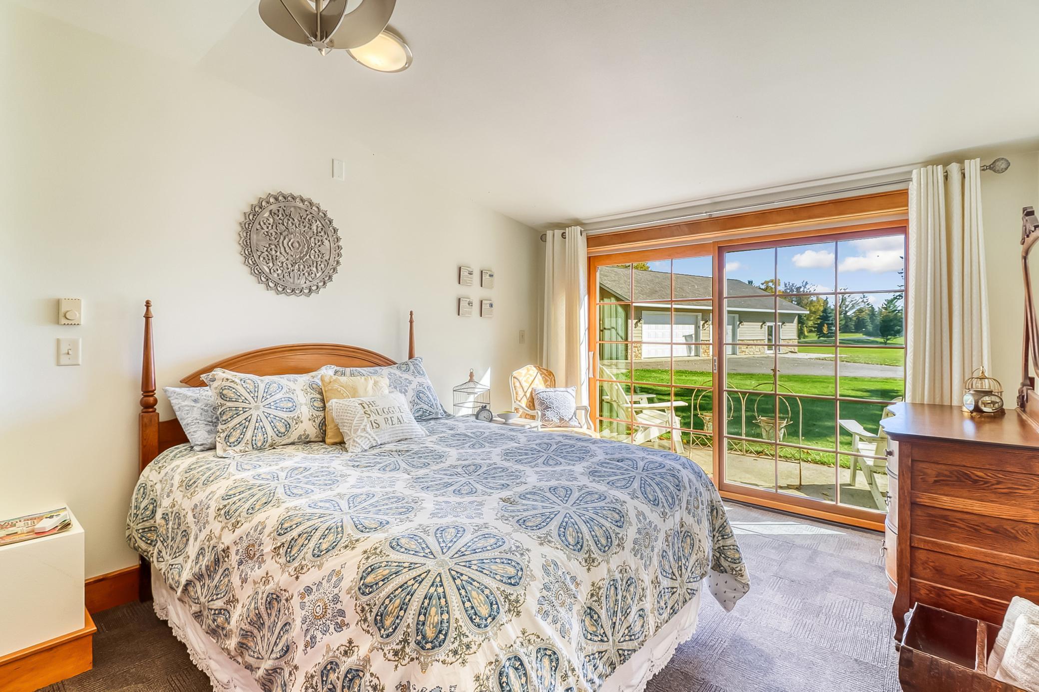 Bedroom2_1.jpg