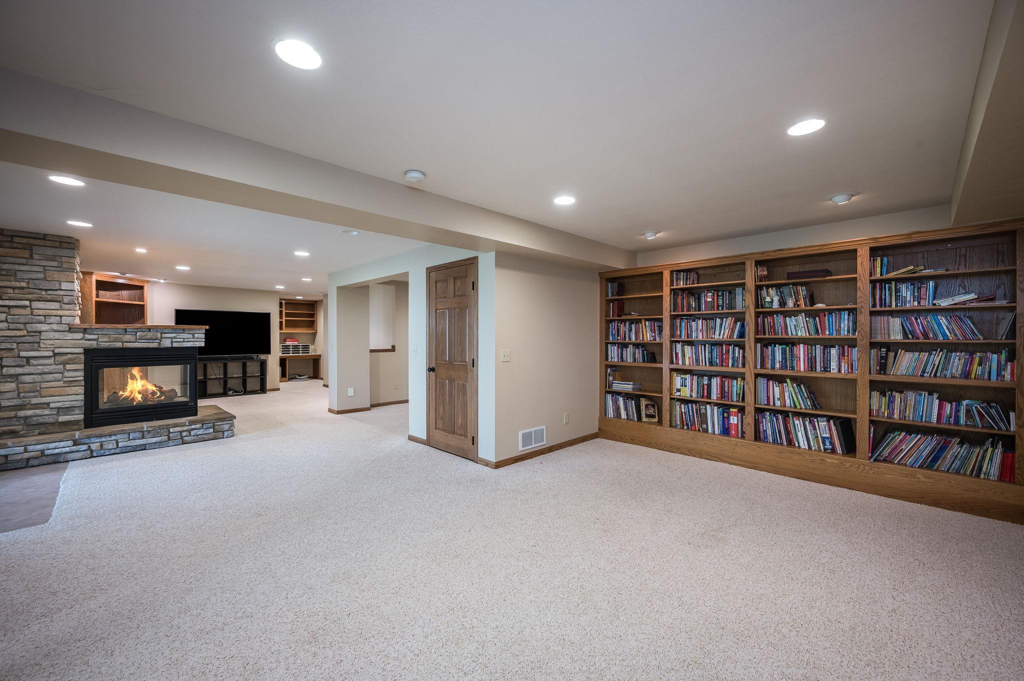 180 Jo Ray Dr Mankato MN-54.jpg