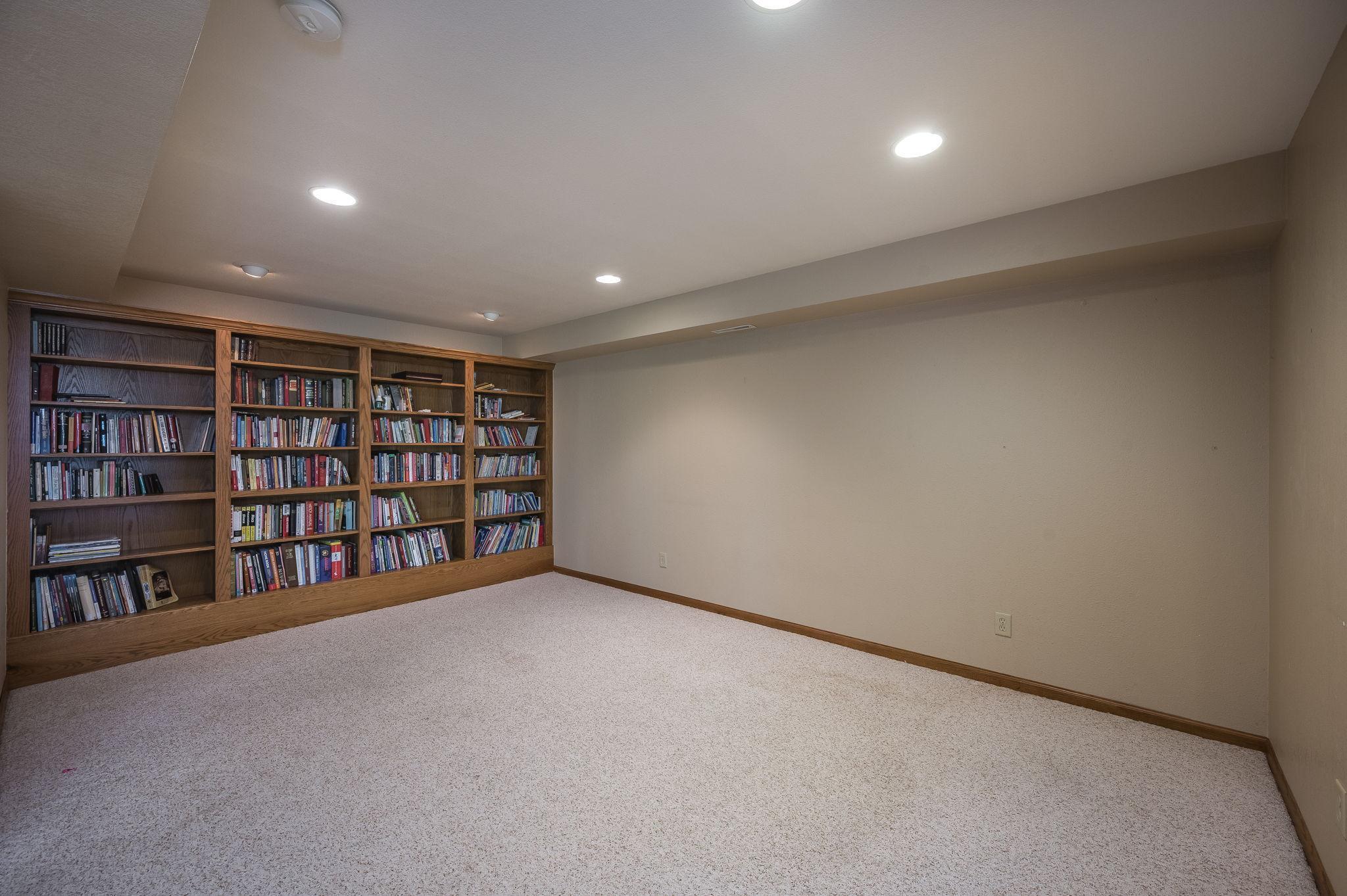 180 Jo Ray Dr Mankato MN-56.jpg