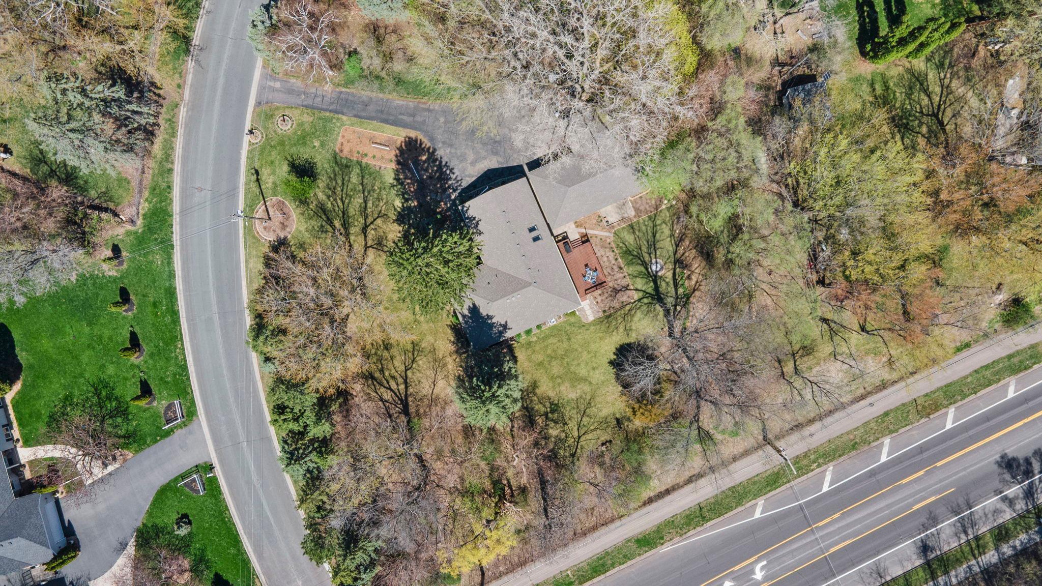 A bird's eye view of 2998 Burnside Avenue!