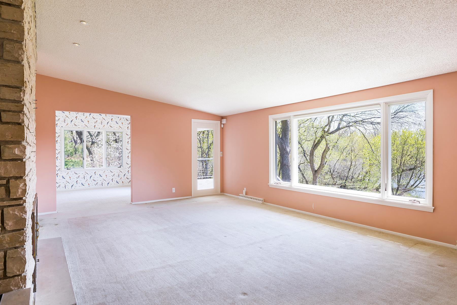 Living room to dining room