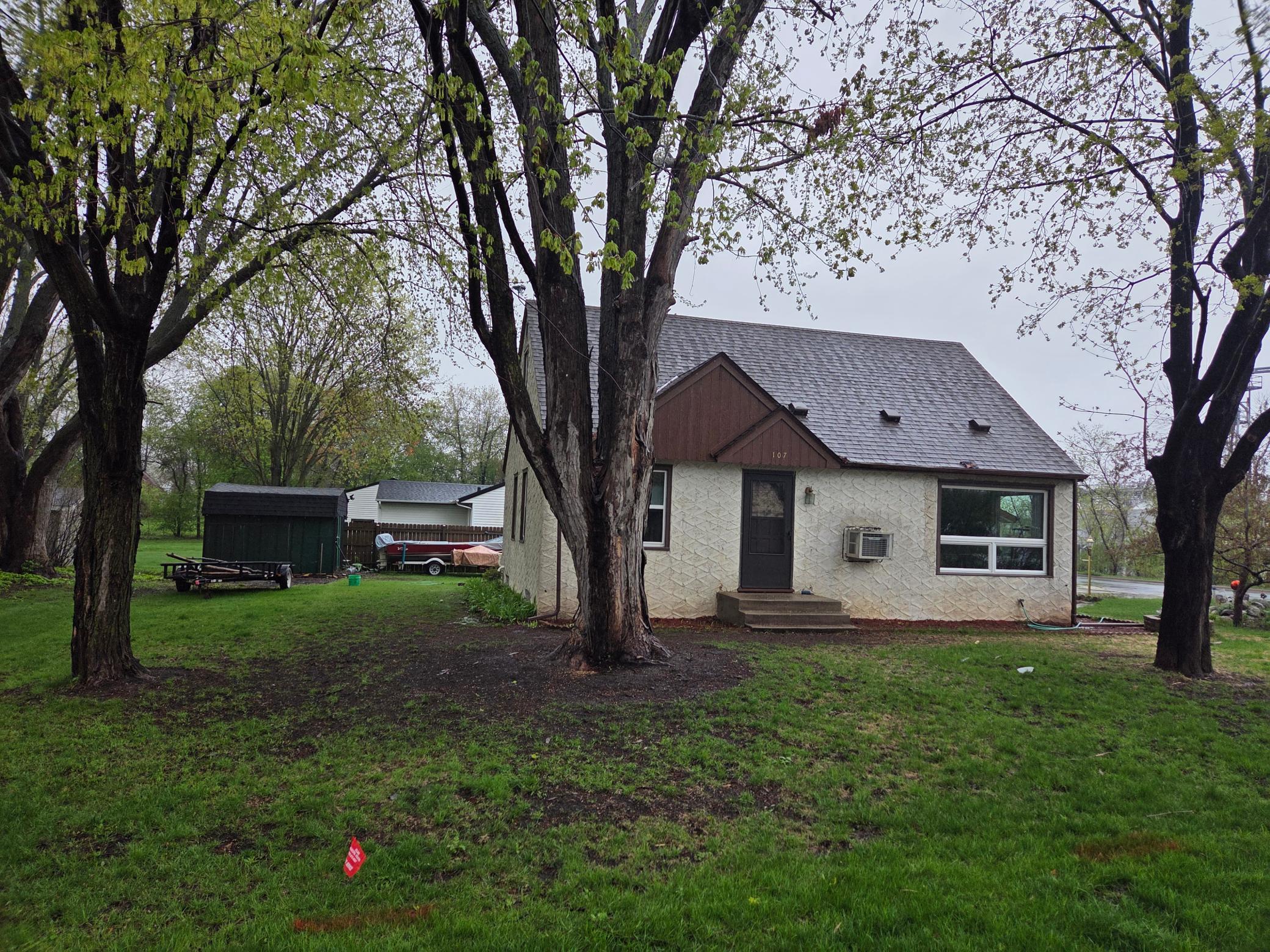 Wonderful home w/cement patio