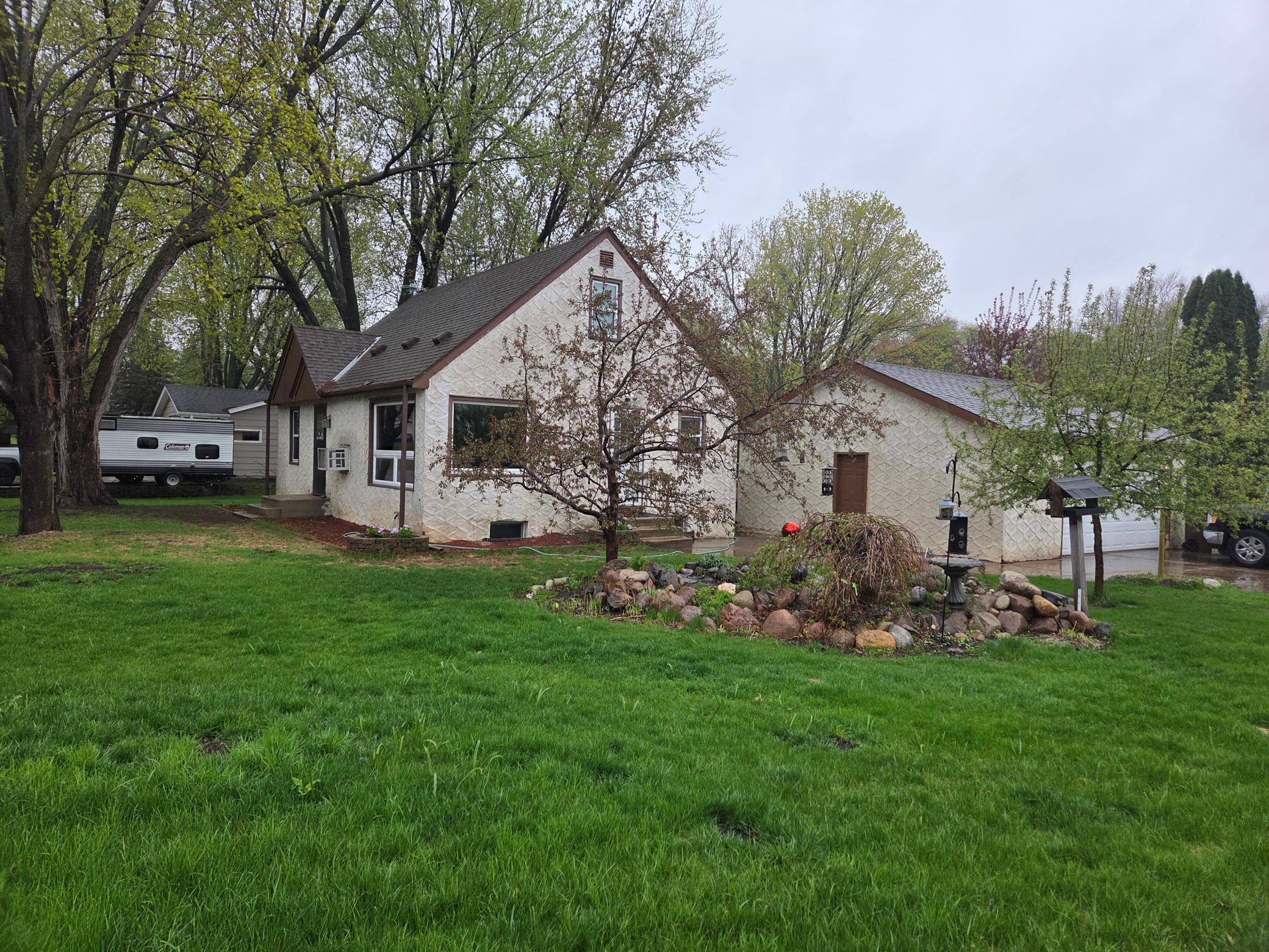 3 BR 2 BA Home with 2+car garage!