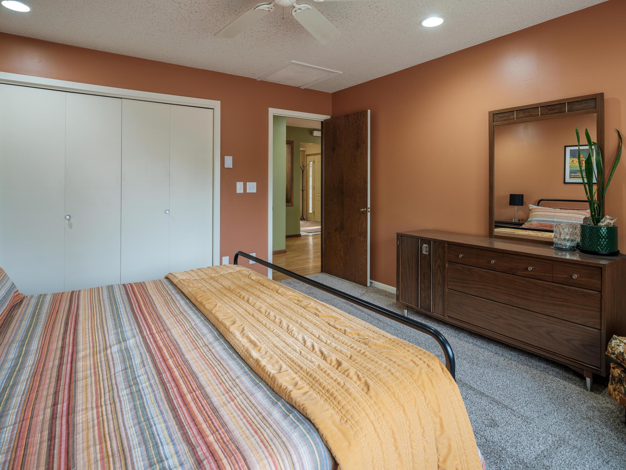 1101 20th St NW-220.jpg