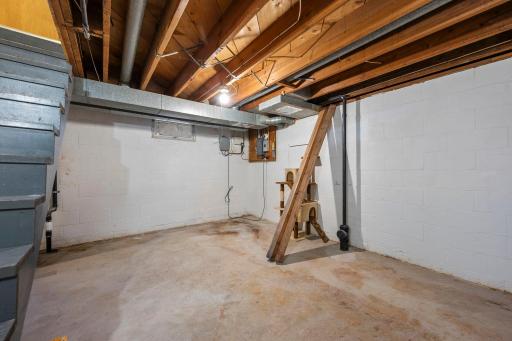 305 Main Street E, New Prague, MN 56071