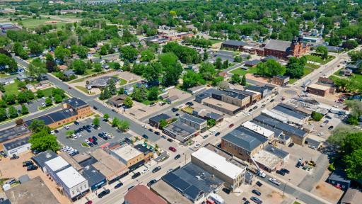 305 Main Street E, New Prague, MN 56071
