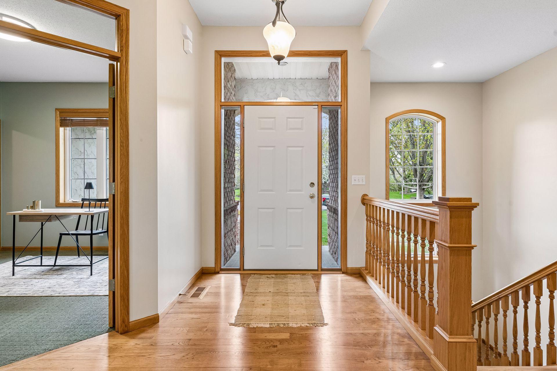9' Ceilings main level