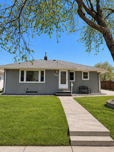 Welcome to 819 2nd Ave S