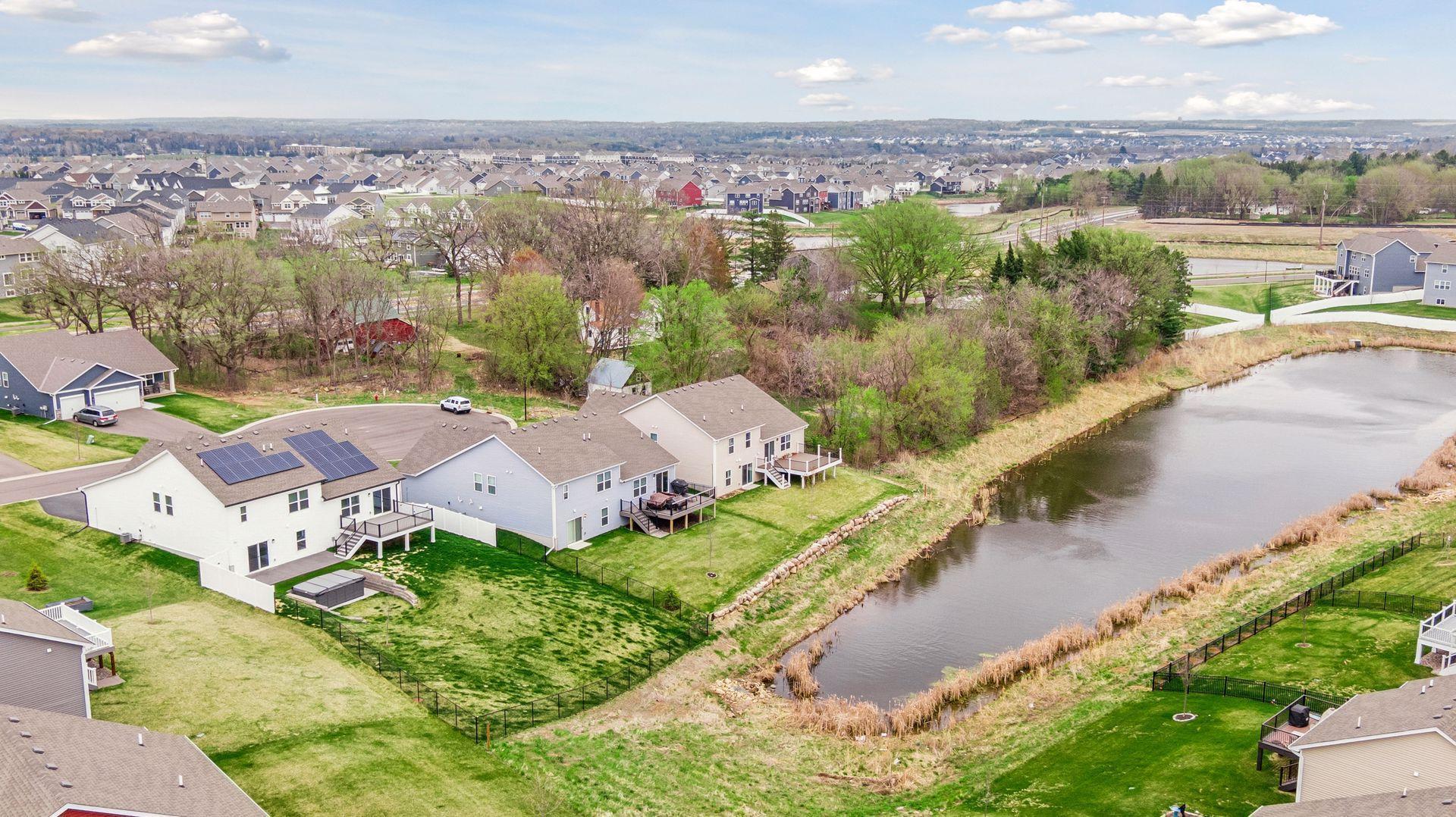 8261 Saddle Trail - Spacecrafting - 0007.jpg