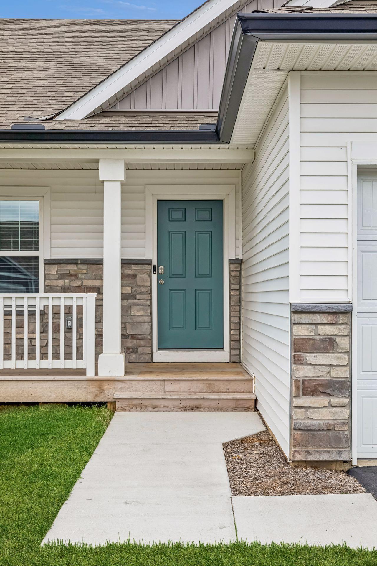 8261 Saddle Trail - Spacecrafting - 0011.jpg