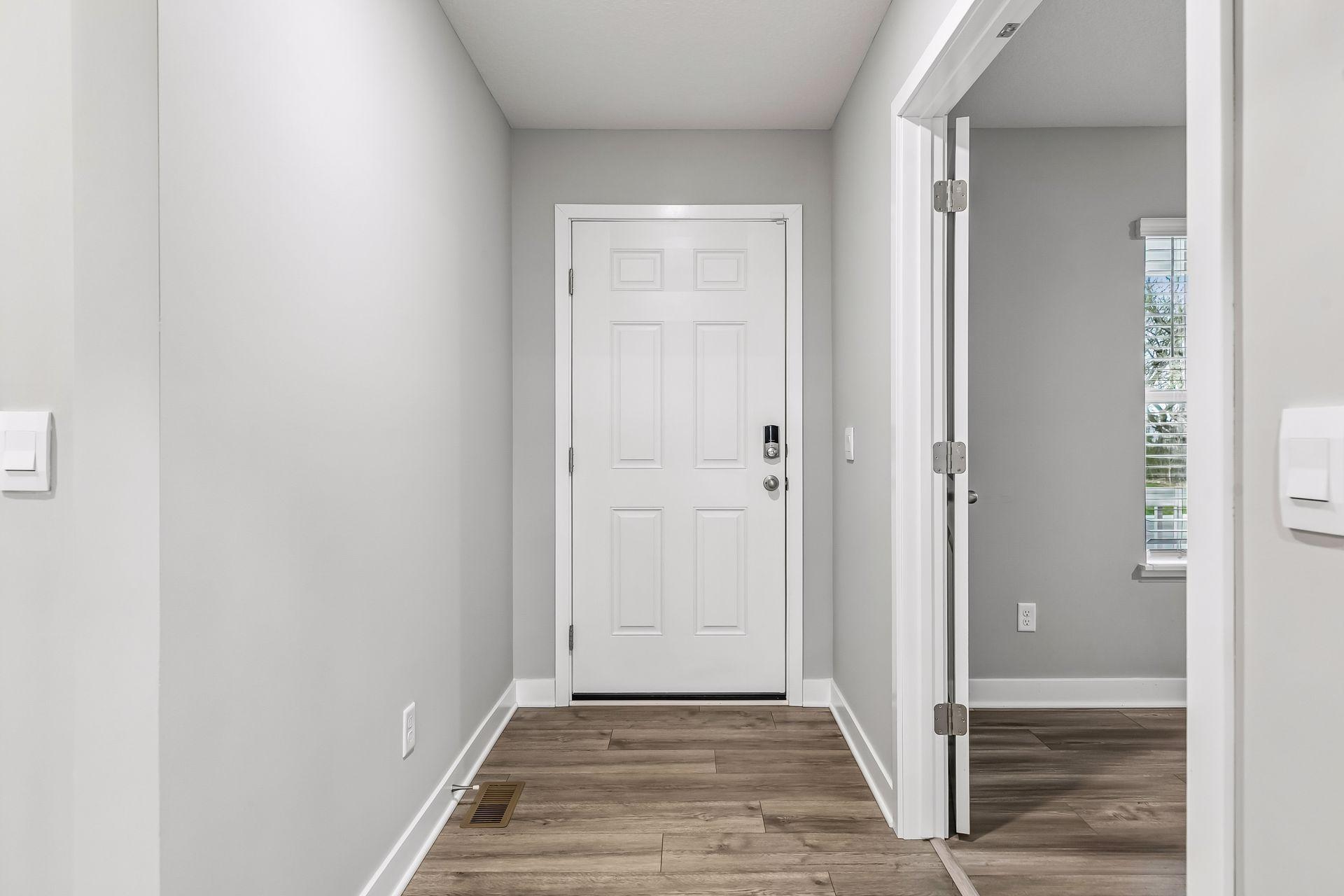 8261 Saddle Trail - Spacecrafting - 0013.jpg