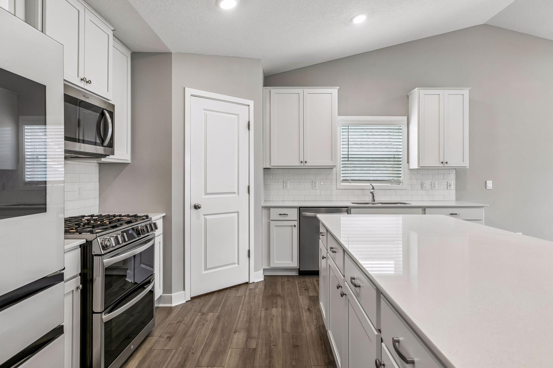 8261 Saddle Trail - Spacecrafting - 0018.jpg