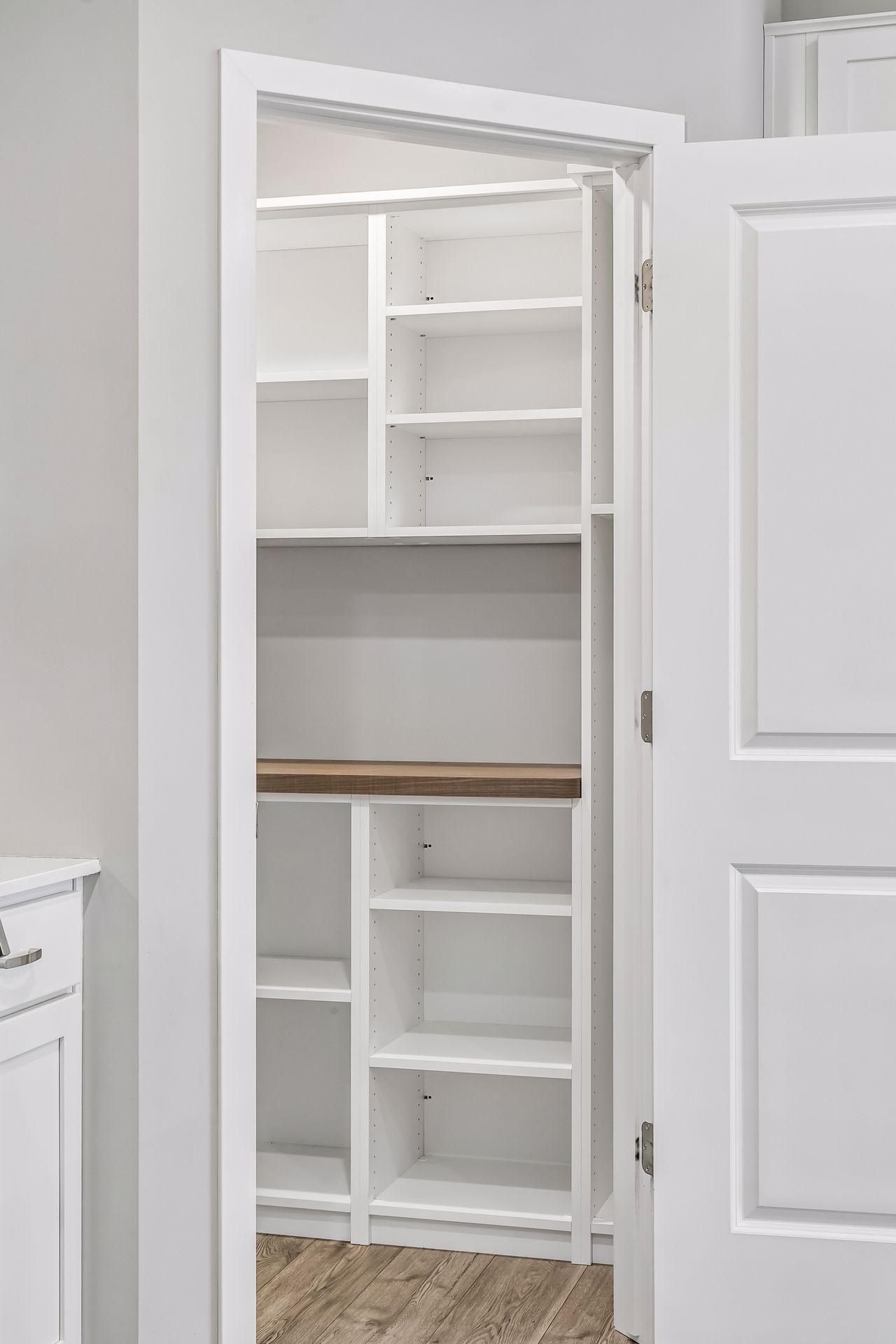 8261 Saddle Trail - Spacecrafting - 0019.jpg