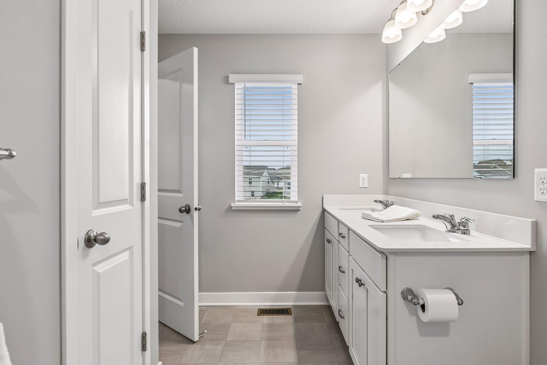 8261 Saddle Trail - Spacecrafting - 0034.jpg