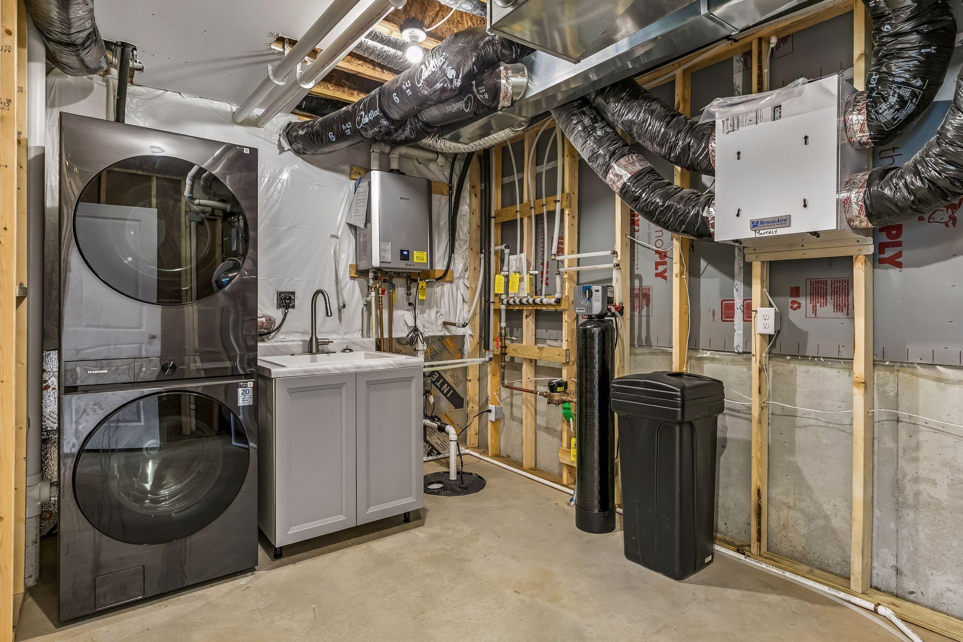 8261 Saddle Trail - Spacecrafting - 0044.jpg