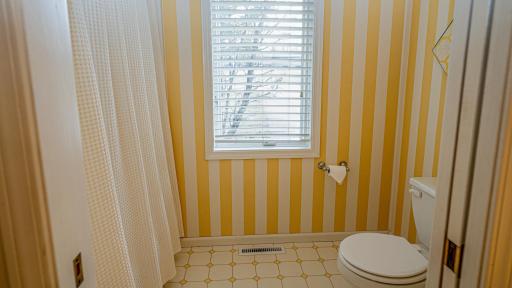 1405 Geneva Drive, Alexandria, MN 56308