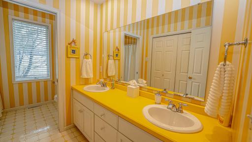 1405 Geneva Drive, Alexandria, MN 56308