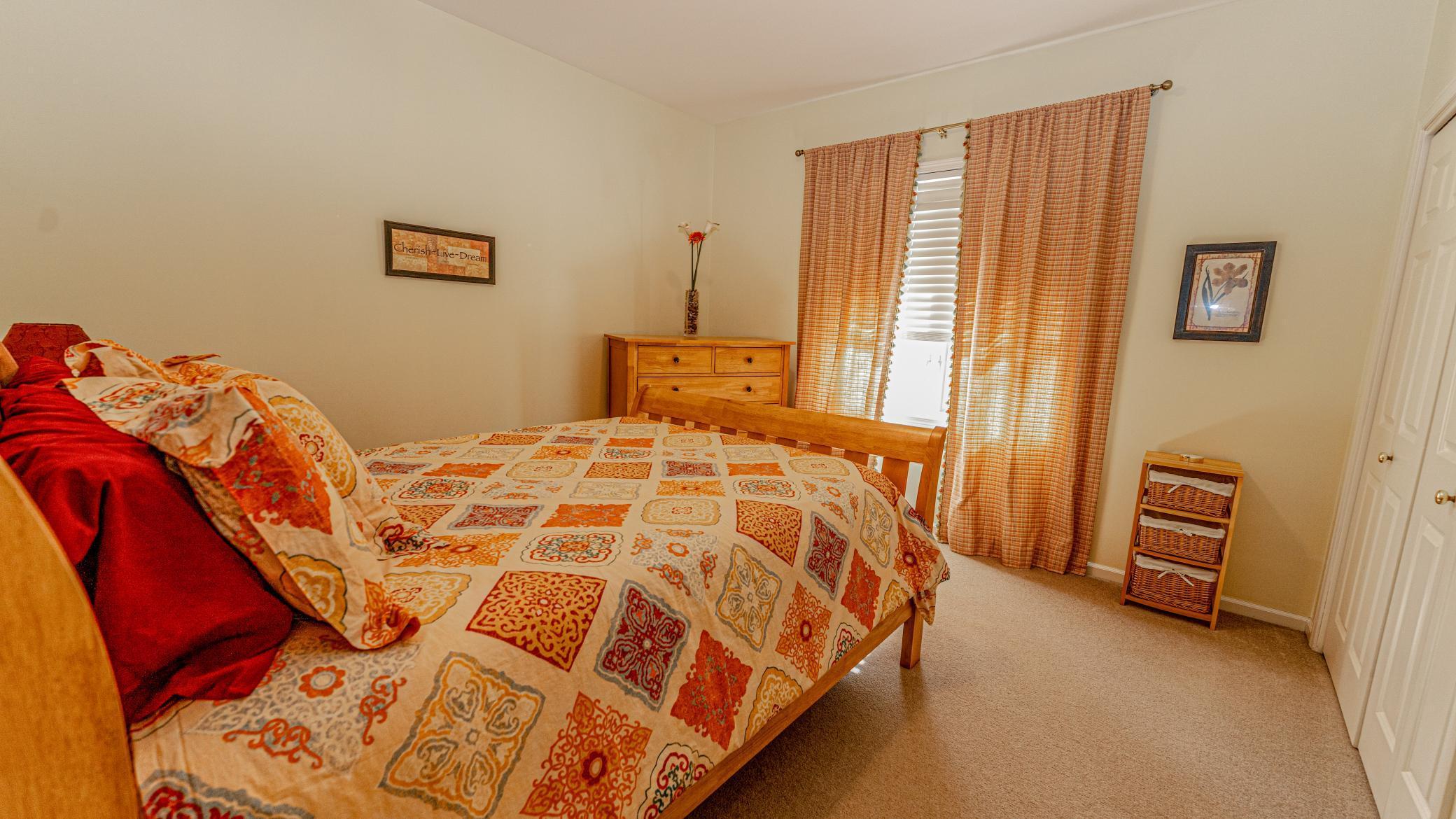 Main Floor 2nd Bedroom.jpg