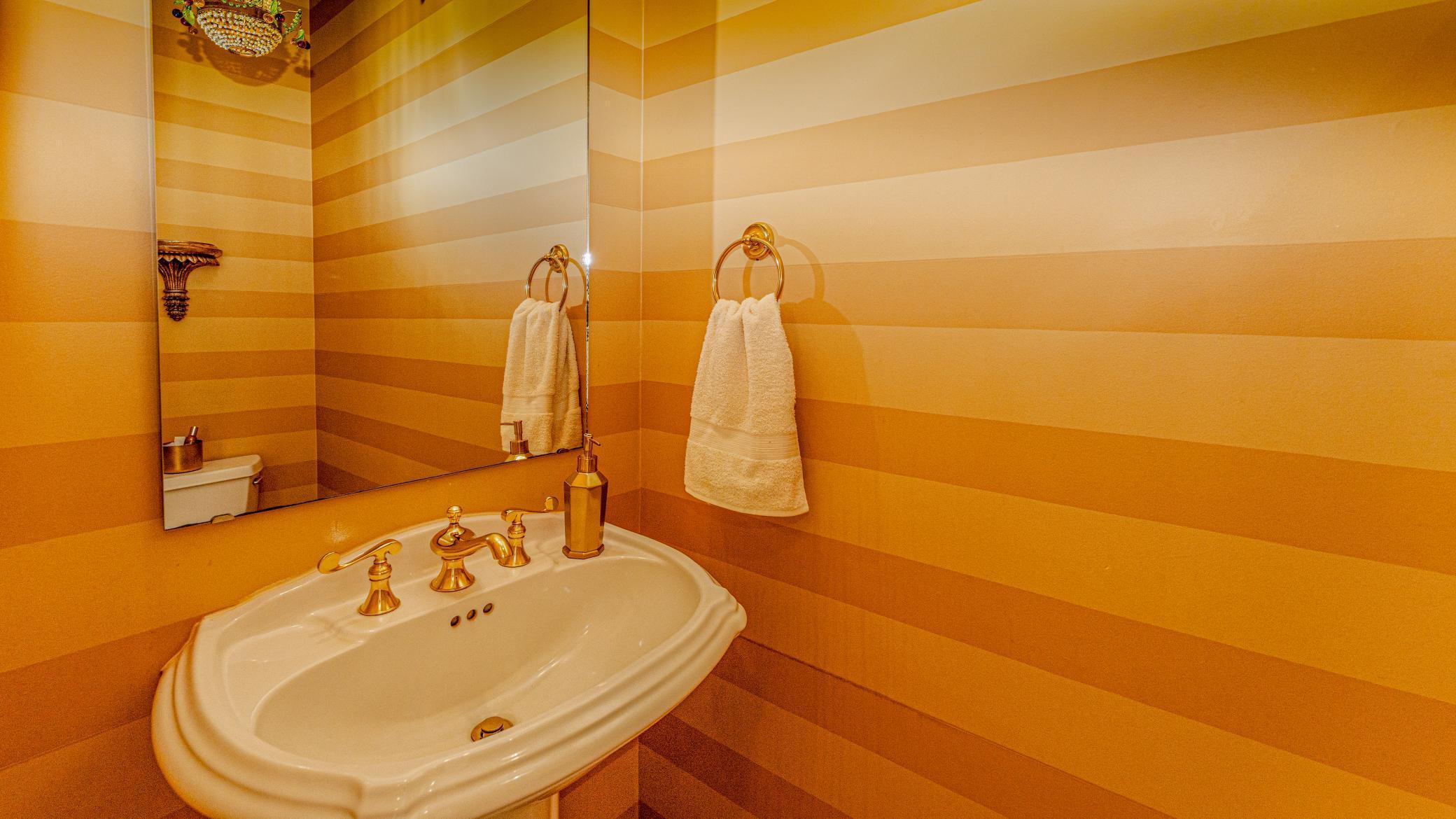 Main Floor Half Bath.jpg