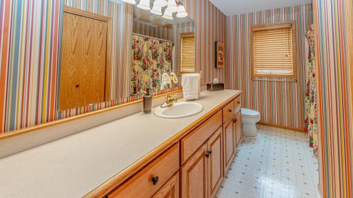 1405 Geneva Drive, Alexandria, MN 56308