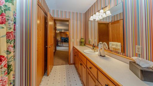 1405 Geneva Drive, Alexandria, MN 56308