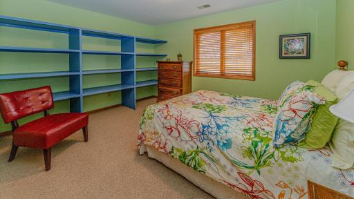 1405 Geneva Drive, Alexandria, MN 56308
