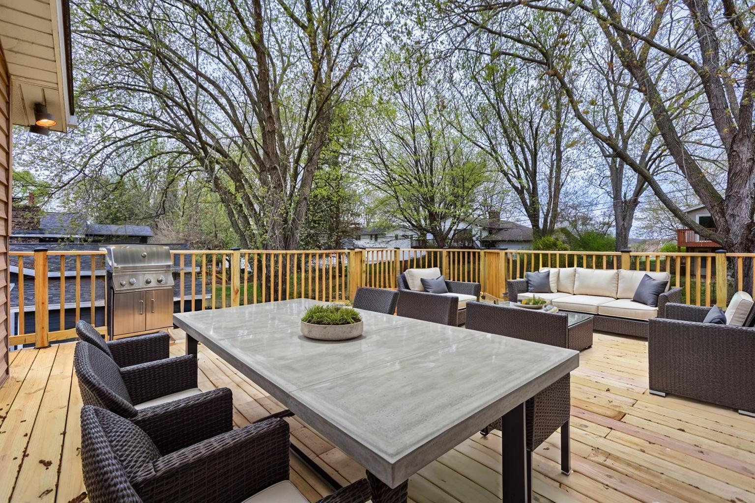 Brand new huge deck- VS