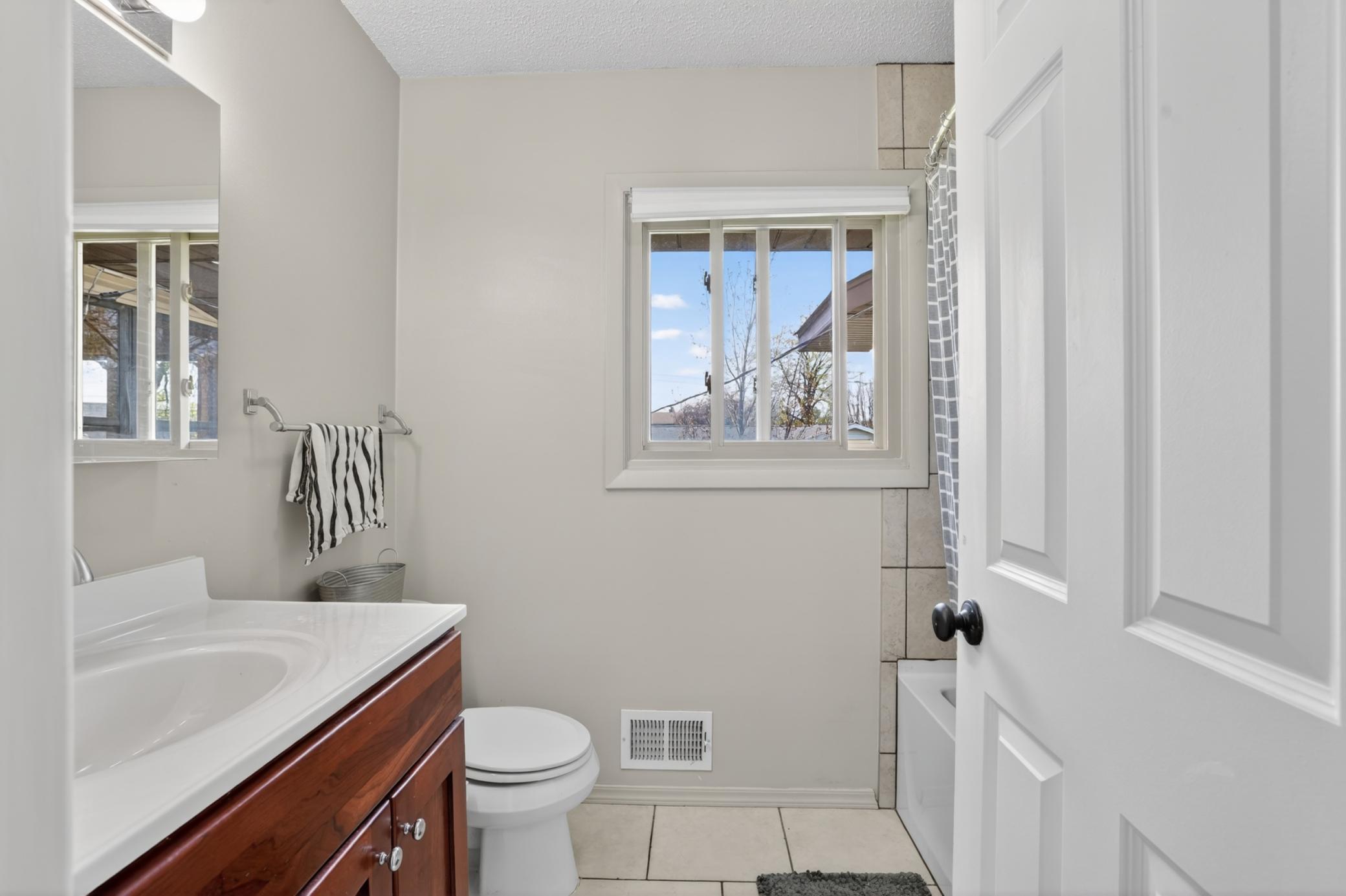 4520 perry ave n_00017.jpg